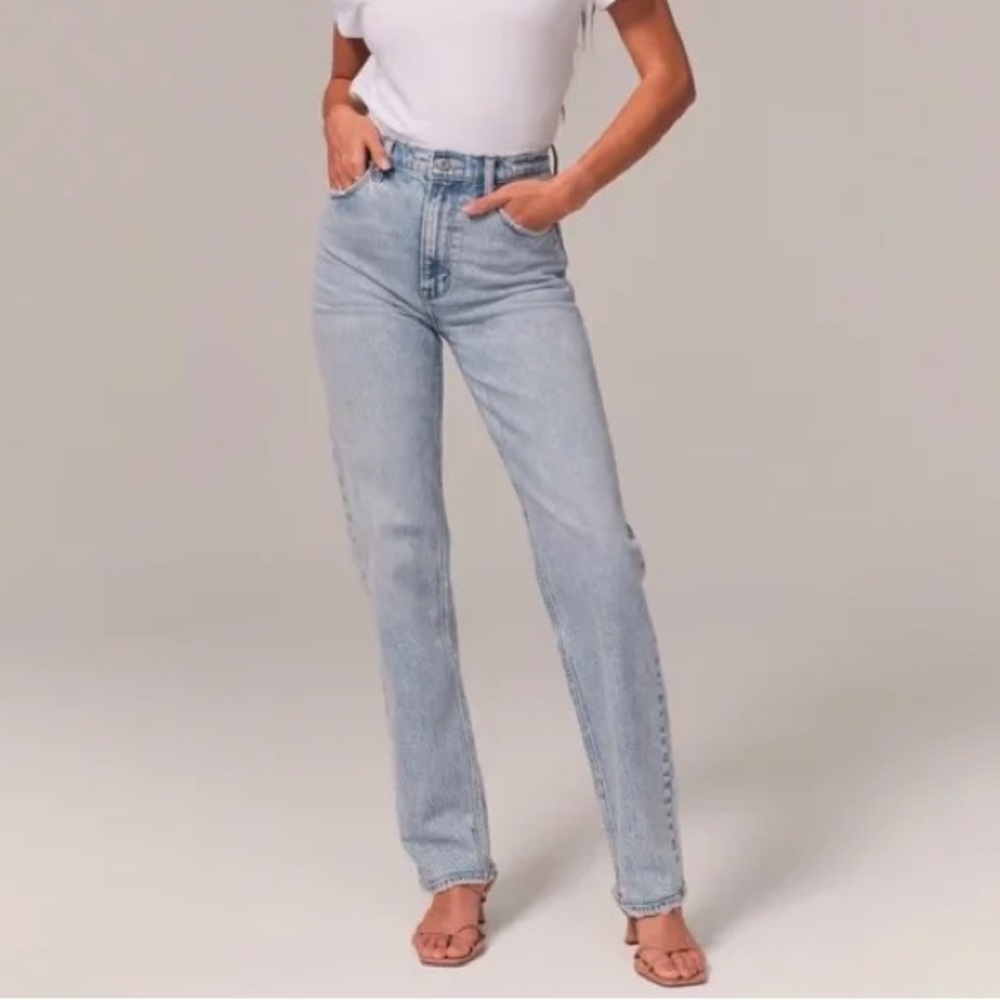 Abercrombie 90s Straight Ultra High Rise